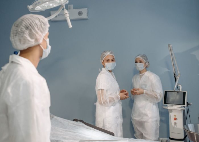 Chirurgie intime et confiance en soi : quel impact psychologique ?